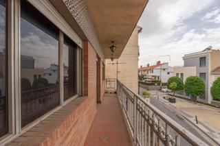 Casa adossada  Calle real baja. Casa conparcela de 518 m2