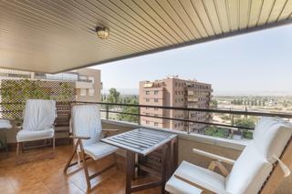 Pis  Calle calle yegen, 3. Piso de 3 dormitorios con terraza y piscina en los sanders