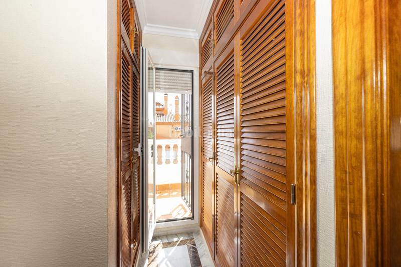Foto 1781629e-a71e-4b5d-b504-4230390d9df1. Chalet en calle residencial el carmelo 54 chalet con piscina en el carmelo en Ogíjares