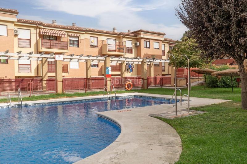 Foto 283cd9b8-0a54-476e-8cb1-ac2a0e6e73ae. Piso en calle maría zambrano 1 piso con piscina en alhendin en Alhendín