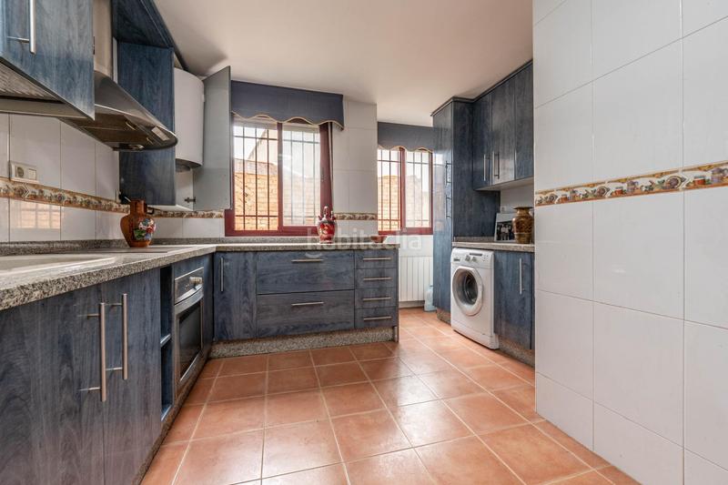 Foto 4adde36a-ab1a-4330-a657-f2b5ae018ee9. Piso en calle maría zambrano 1 piso con piscina en alhendin en Alhendín
