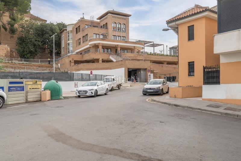 Foto 7d132e91-a838-415e-9b3d-b7113726c17c. Piso en calle maría zambrano 1 piso con piscina en alhendin en Alhendín