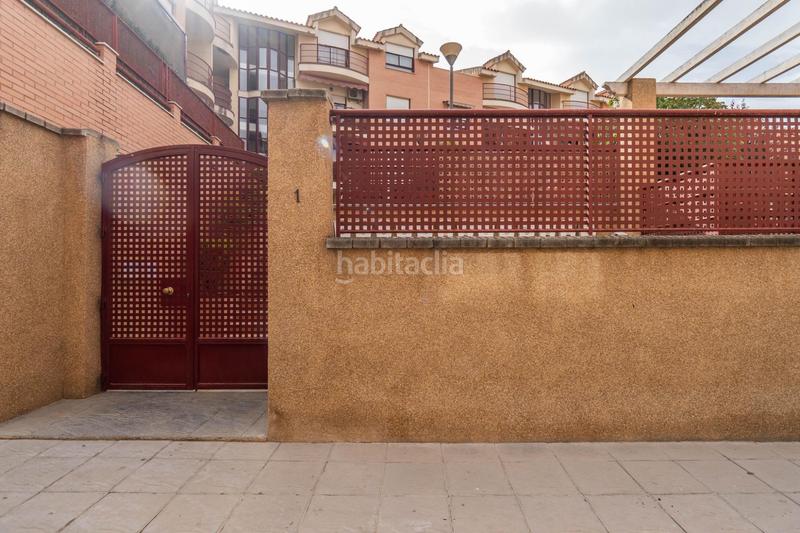 Foto 841db0b4-4ed0-4430-918a-d0b0b30e7253. Piso en calle maría zambrano 1 piso con piscina en alhendin en Alhendín