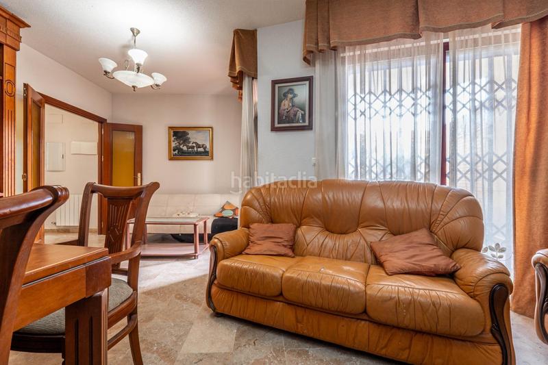 Foto b08cbc8e-ca55-48bf-9a57-f585c0d3e1ff. Piso en calle maría zambrano 1 piso con piscina en alhendin en Alhendín