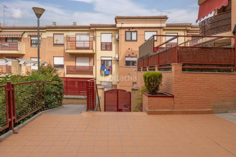 Foto be4df080-4f04-40fb-8550-1d138a067c77. Piso en calle maría zambrano 1 piso con piscina en alhendin en Alhendín