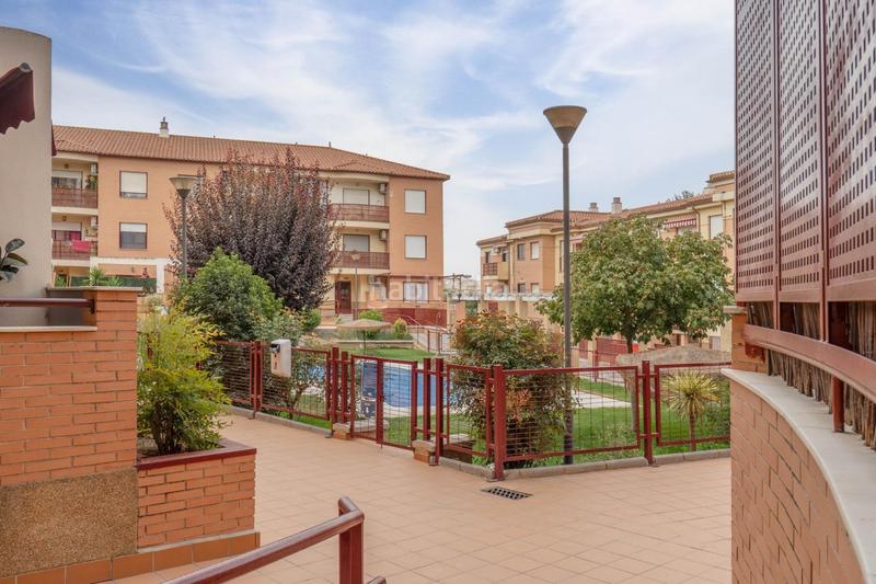 Foto befc1385-ea3d-4c8b-afc5-ddfbcbebb45f. Piso en calle maría zambrano 1 piso con piscina en alhendin en Alhendín