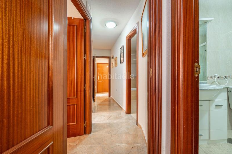Foto c3f6f8cf-9668-4a37-a608-fb961d6cb70c. Piso en calle maría zambrano 1 piso con piscina en alhendin en Alhendín