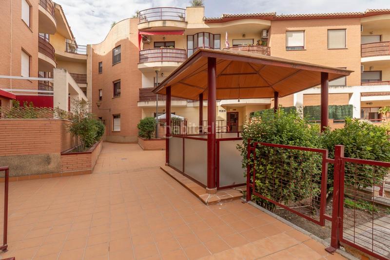 Foto caedecd3-64d1-4f47-88a8-0475a0307e0a. Piso en calle maría zambrano 1 piso con piscina en alhendin en Alhendín