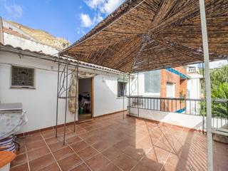 Casa adossada  Calle del río 31. Casa haciendo esquina en pinos genil