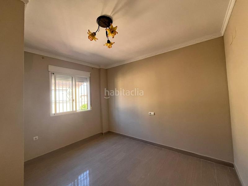 Foto 1ab35869-e611-4e5e-a3c2-33791be0a5f4. Casa en calle calle londres vivienda haciendo esquina en Vegas del Genil