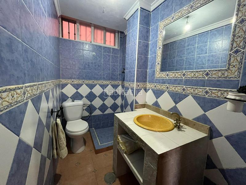 Foto 41ee1b3f-7ceb-441b-94bf-5644e09c595a. Casa en calle calle londres vivienda haciendo esquina en Vegas del Genil