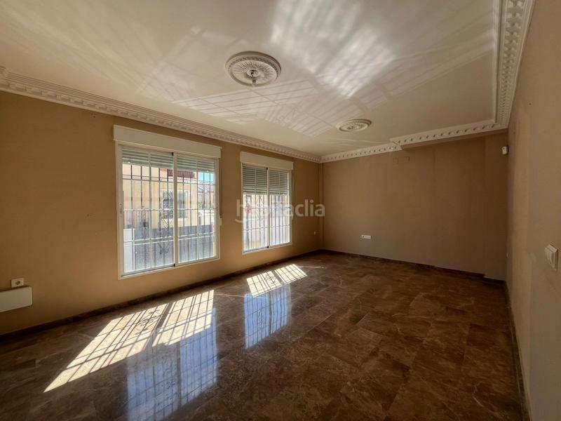 Foto 68223ea3-acd2-459d-92ad-ae13e4298383. Casa en calle calle londres vivienda haciendo esquina en Vegas del Genil