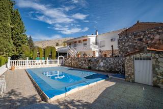 Chalet  Calle calle aynadamar. Chalet con piscina con piscina en alfacar