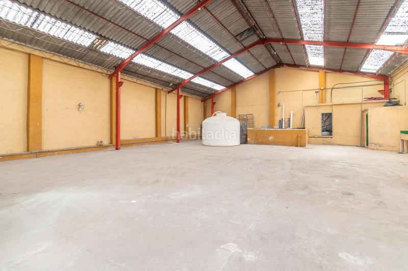 Foto d9bae26c-424b-4d8d-a0e0-a1e2c4f5e76d. Fabrikhalle in calle duende 12 Pulianas in Pulianas