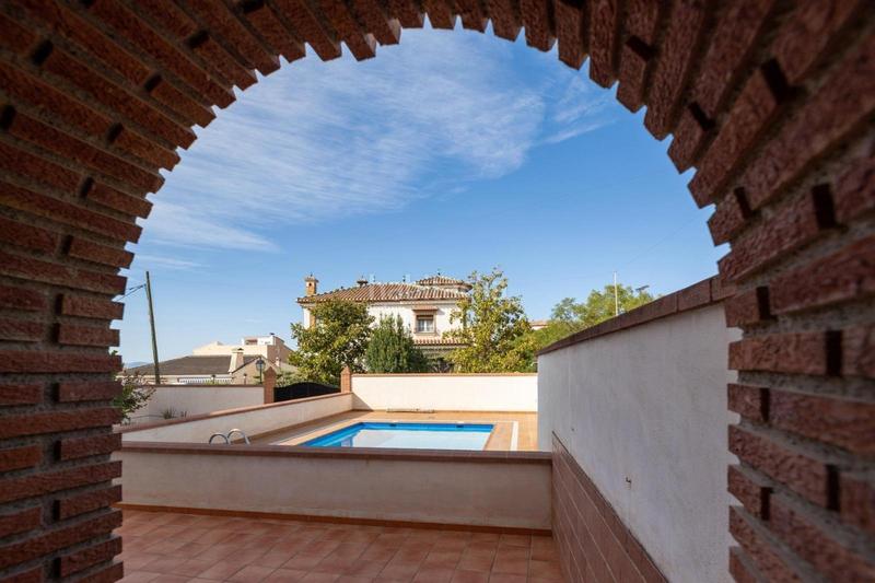 Foto 272a73d7-0ecf-4e4d-a21d-8380cabd523f. Chalet with heating parking pool in Gójar