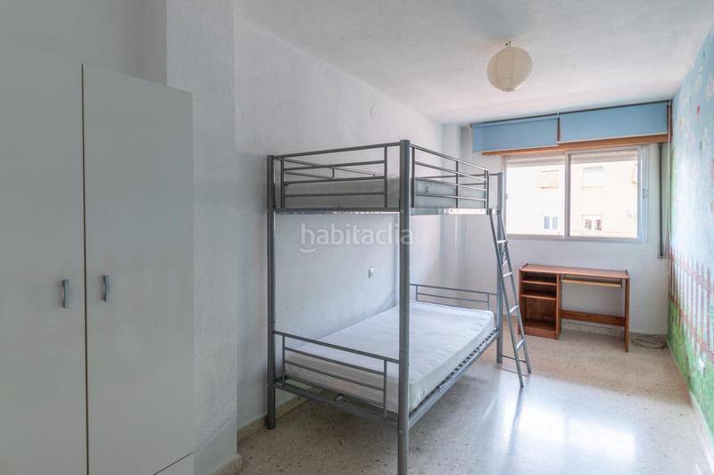 Foto 630f01ce-8ba4-49dd-9442-aa1aa3e9f473. Piso  con garaje junto al carrefour en Barrio de Zaidín Granada