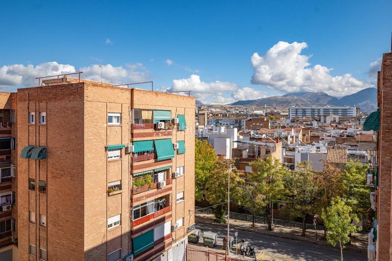 Foto 57d1ebd3-fd12-439d-9263-aa0ebc13723c. Flat with parking in Barrio de Zaidín Granada