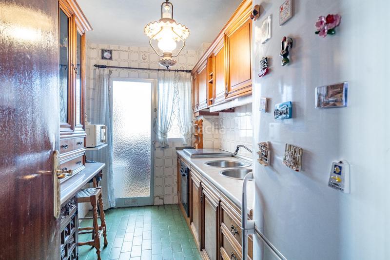 Foto c057b0f0-2478-4153-a6cb-765bf2a6c357. Flat with parking in Barrio de Zaidín Granada