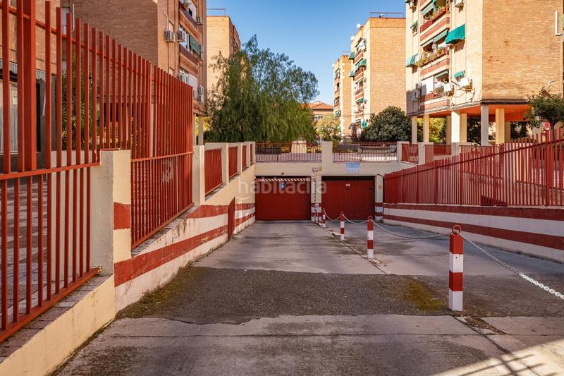 Foto f84271bf-f293-48af-9e13-f79ccf32ad02. Flat with parking in Barrio de Zaidín Granada