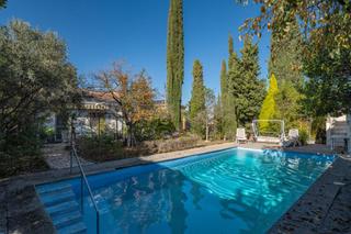 Chalet  Urbanizacion suspiro del moro. Chalet con piscina y parcela de 742 m2  en otura