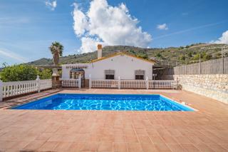 Masia a Vélez de benaudalla. Vivienda rústica con piscina