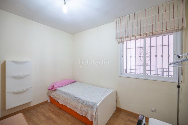 Foto b827eab9-d31a-4df5-8ad1-f52e8f9926b6. Pis a calle calle violeta a Las Flores - Huerta Gabias (Las)