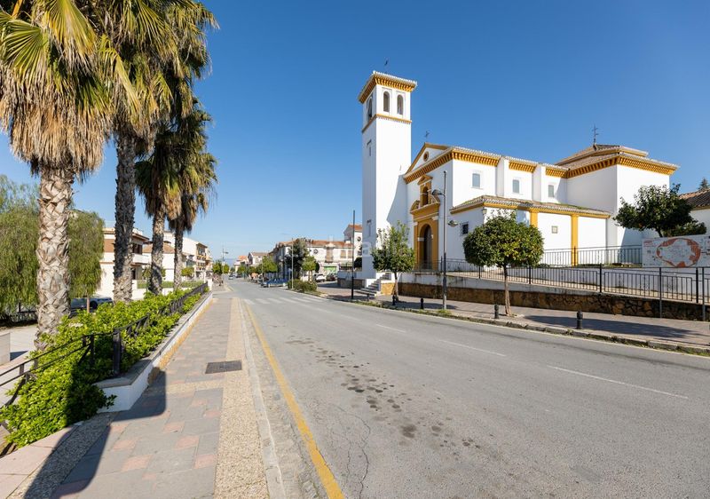 Foto ba8ba83d-67c2-4129-bc68-92ba3b3e9043. Casa adossada amb aparcament a Láchar