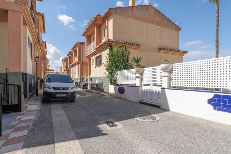 Foto 84995d64-f14e-40f6-af04-ba3eaab2028b. Casa aparellada amb aparcament a Cájar