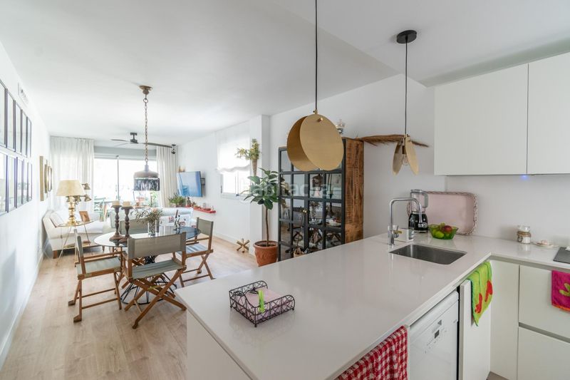 Foto ab6ccd45-714f-4fcf-aa61-91a7f7159982. Pis amb aparcament piscina a Playa de Granada Motril