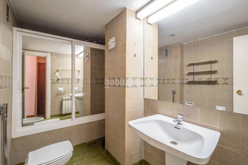 Foto a0a872d1-086a-4a67-8adc-6aa2785a734a. Pis amb calefacció aparcament piscina a Cervantes Granada