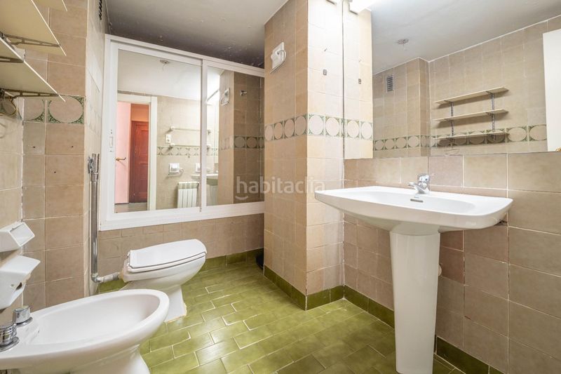 Foto a1a8f618-770b-4a09-9d84-1caf41837f20. Pis amb calefacció aparcament piscina a Cervantes Granada