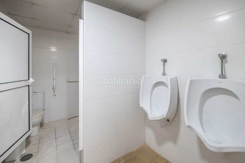 Foto e3fa235c-79b3-4aed-aaf8-3641c407add6. Pis amb calefacció aparcament piscina a Cervantes Granada