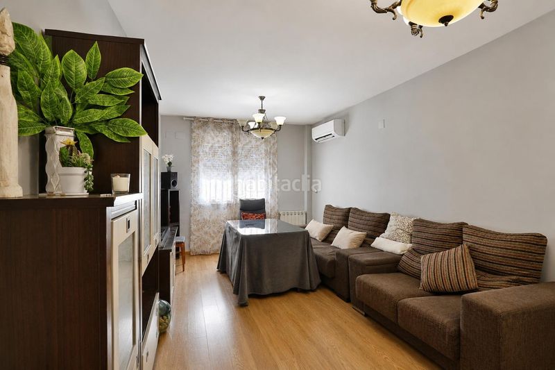 Foto 0c563195-8399-404e-8fdb-ab665ad0ebea. Casa amb aparcament a Padul