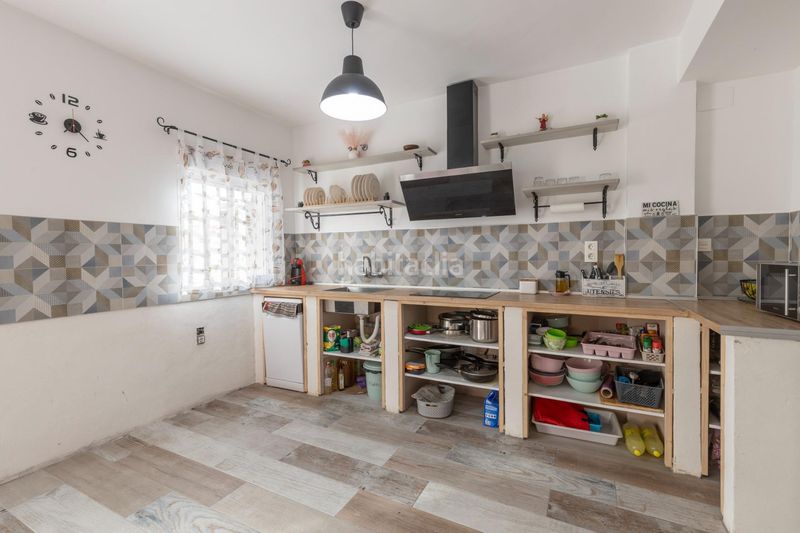 Foto 4a16ca30-3daa-45a0-8d06-3b1592f30439. Casa aparellada amb aparcament a Malahá (La)