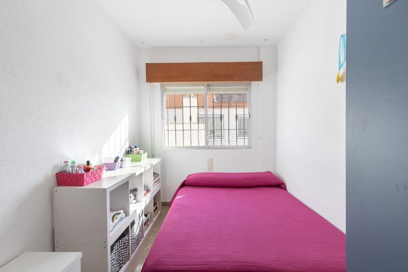Foto b2338b56-9ac9-4189-83f1-630620491889. Casa aparellada amb aparcament a Malahá (La)