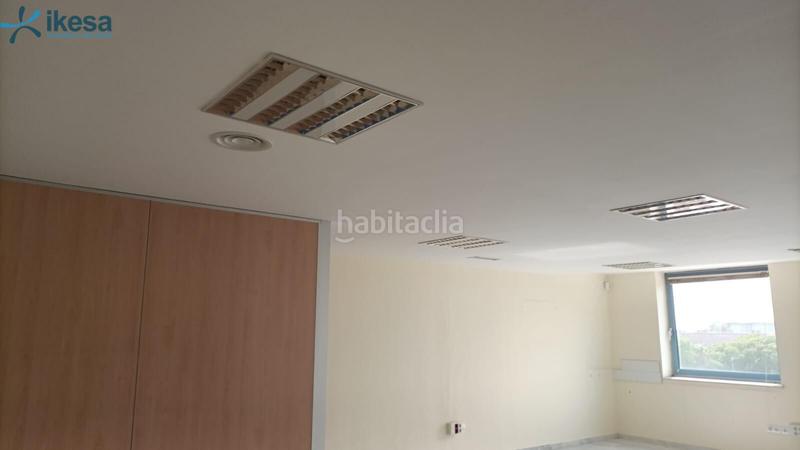 Foto 15b047f1-cd41-4d07-bc51-87629873f112. Oficina a Santa Clara Sevilla