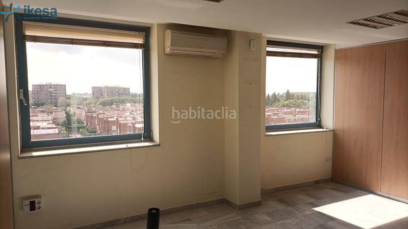 Foto 15e4dd0f-7ef4-4db3-8638-82516e8c8efb. Oficina a Santa Clara Sevilla