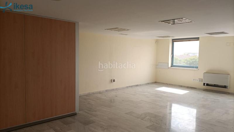 Foto abd26312-ca4f-4e59-a80e-72193287a27f. Oficina a Santa Clara Sevilla