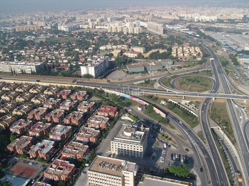 Foto f3f99f0b-704d-4fbf-8cce-a58748c8e620. Aparcament cotxe a Urbadiez - Entrepuentes Sevilla