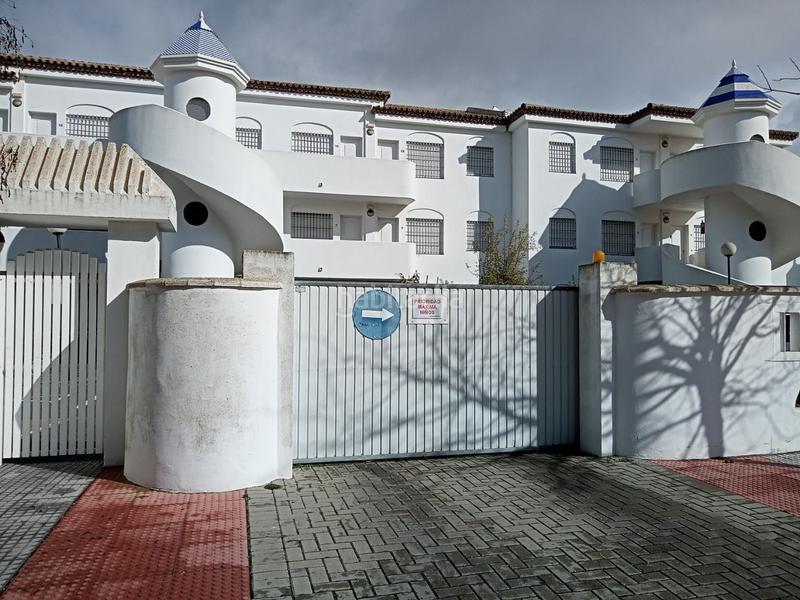 Foto f92f7951-5b46-4e10-950b-b9d9d21c1a4d. Aparcament cotxe a La Barrosa Chiclana de la Frontera