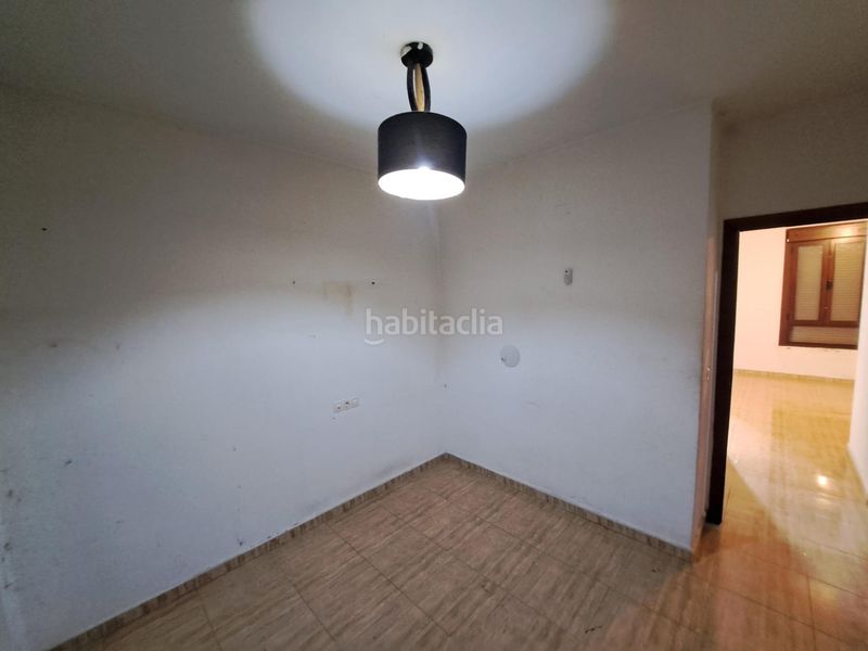 Foto 3b370e81-60fe-4598-adf1-80747d566211. Casa adossada amb aparcament a Lepe