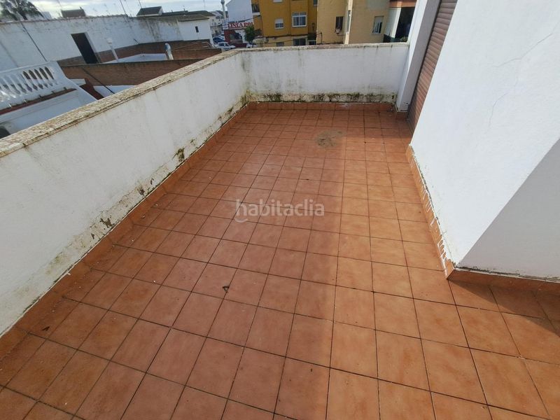 Foto b4cf4d8a-5af5-4be5-aff2-559fd70edd0c. Casa adossada amb aparcament a Lepe