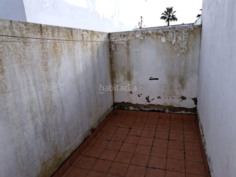 Foto d6bf8de2-c4eb-4acb-974b-5f2d1a82b7e3. Casa adossada amb aparcament a Lepe