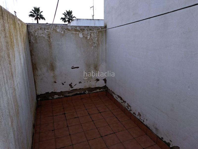 Foto df0cf23c-7eaf-4e26-a15f-62888c221ddf. Casa adossada amb aparcament a Lepe