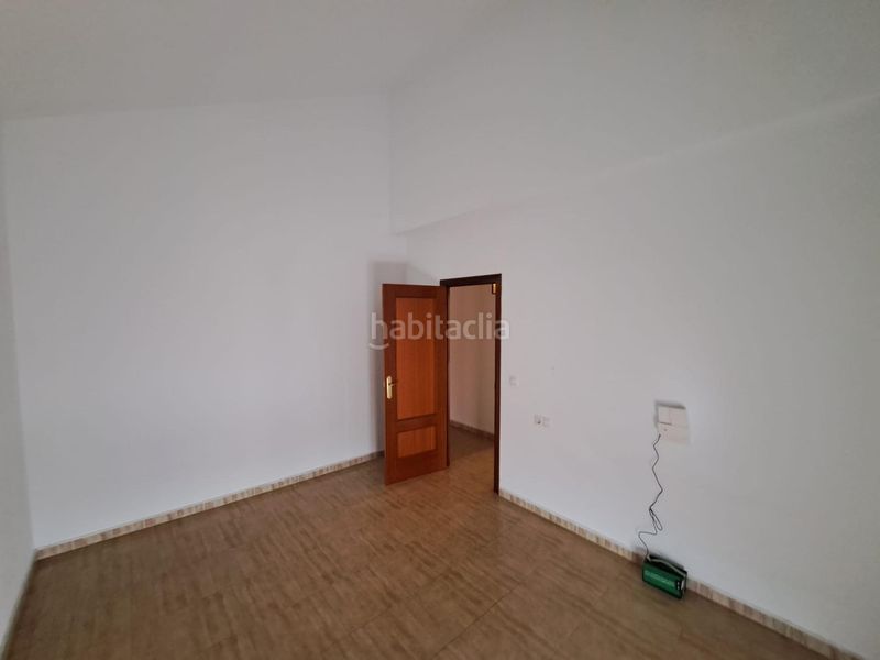 Foto e0a77e2d-1e6e-4714-b42b-524297363f86. Casa adossada amb aparcament a Lepe