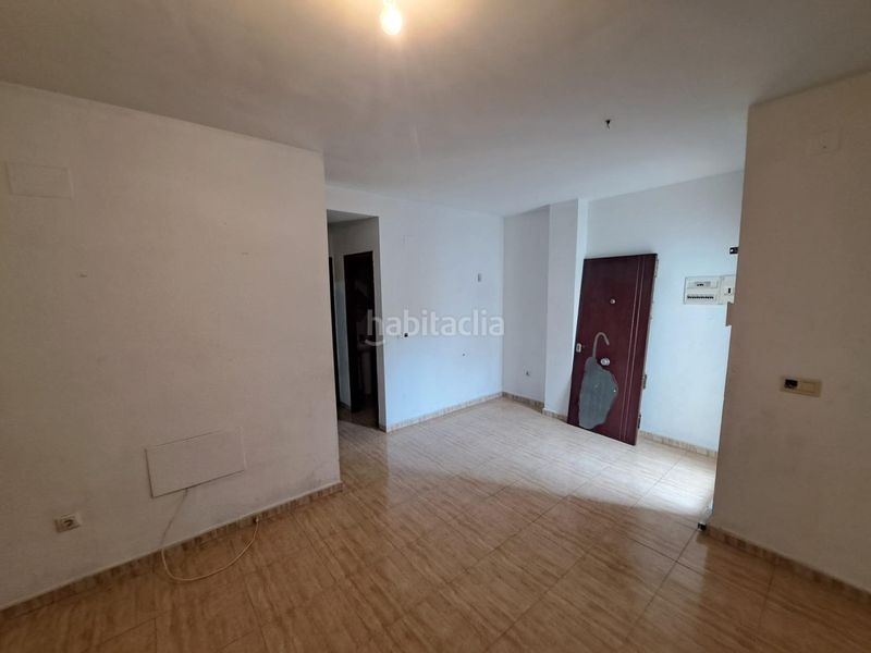 Foto e2bb9cce-c27d-4ce5-96a1-1c59feb4cc95. Casa adossada amb aparcament a Lepe