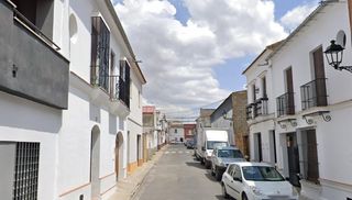 Aparcament cotxe a Pilas. Venta de garaje en pilas