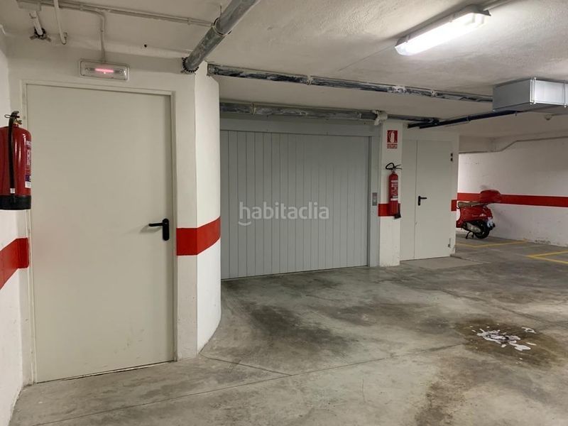 Foto 1f9a9718-700c-4316-ac70-105e8695c97c. Aparcament cotxe a Los Remedios Sevilla