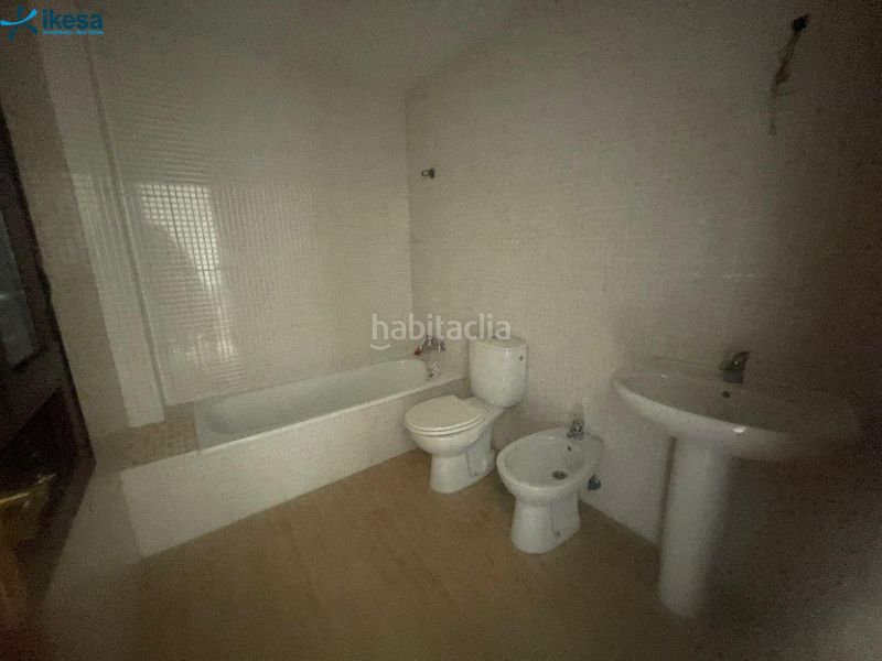 Foto a6a394fe-4615-4b5f-834d-f9b0fb5bafaa. Casa adossada a Lepe