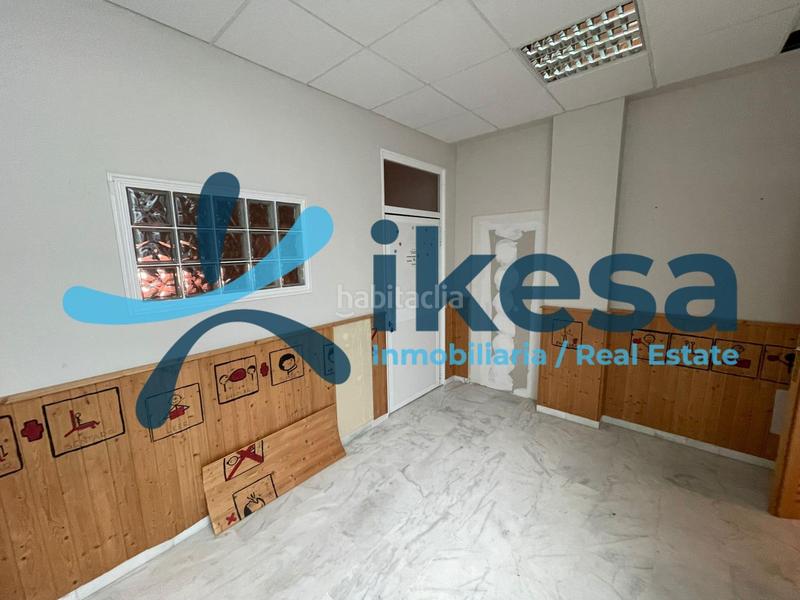 Foto 1dc691f7-3c0c-4112-8146-69a296ad5d4a. Bureau avec chauffage dans Centro Tomares